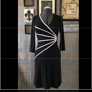Connected Bl/wh Jersey fit and flare dress Size 6